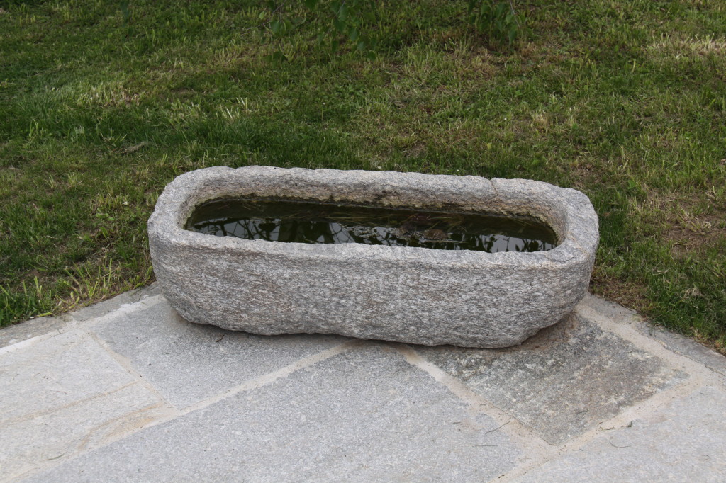 Bacias originale in pietra di Luserna, scavato a mano